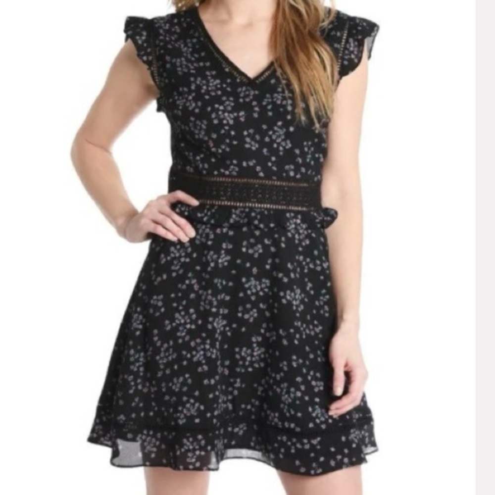 Cupcakes and Cashmere‎ Black Floral Crochet Lace Trim V-Neck Mini Dress Size 4